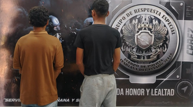 Atrapan a pareja que atacó con un destornillador a un chofer para despojarlo de su vehículo