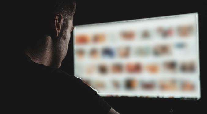 Nueva York clausura 12 sitios web de porno «deepfake» que mostraban figuras del cine y la política