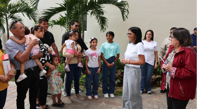Delcy Rodríguez adjudica 181 viviendas más a familias afectadas por los sismos