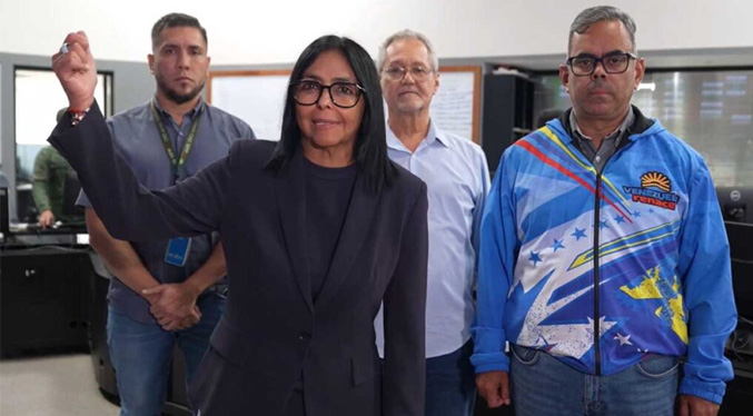 Delcy Rodríguez regresa al país tras su participación en la ONU