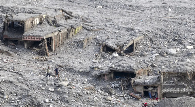 Más de cinco mil personas siguen desaparecidas en Nepal dos semanas después de la riada