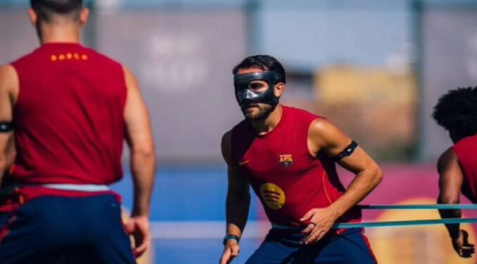 Eric Garcia entrena con máscara y lo esperan para el partido ante el Levante