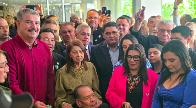 Gobernador Luis Caldera acompaña la Expo Internacional de Petróleo, Industria y Comercio