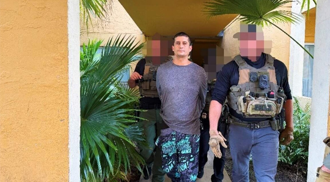 Falso agente de ICE amenaza a venezolano en Miami y exige comida gratis