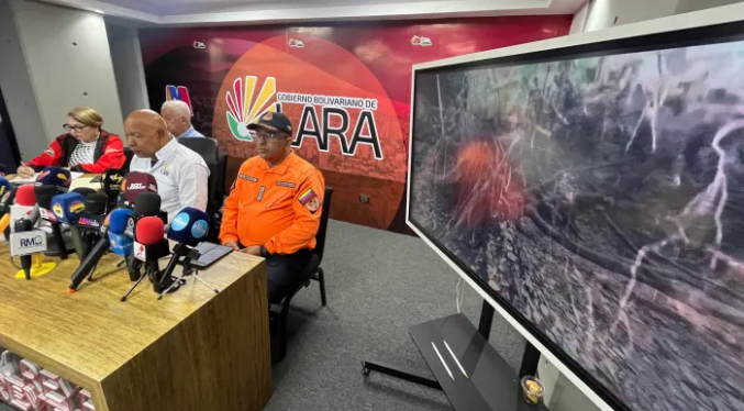 Vientos huracanados tumba árboles y levanta techos en Lara