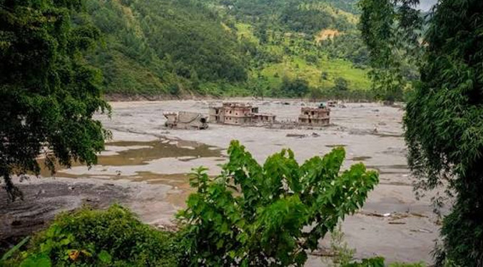 Nepal declara luto nacional el decimotercer día tras las riadas con más de mil 300 fallecidos