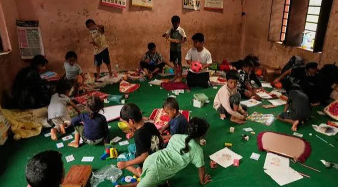 Al menos 600 niños siguen sin ser localizados en Nepal nueve días después de la riada