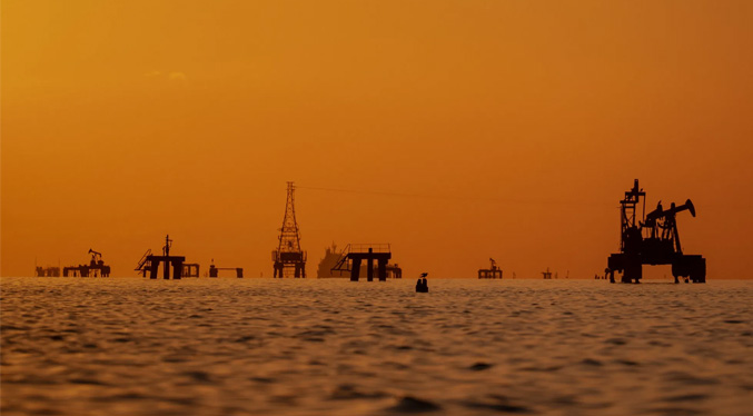 Petrolera respaldada por Trump busca elevar 150 % su producción en Venezuela para 2028