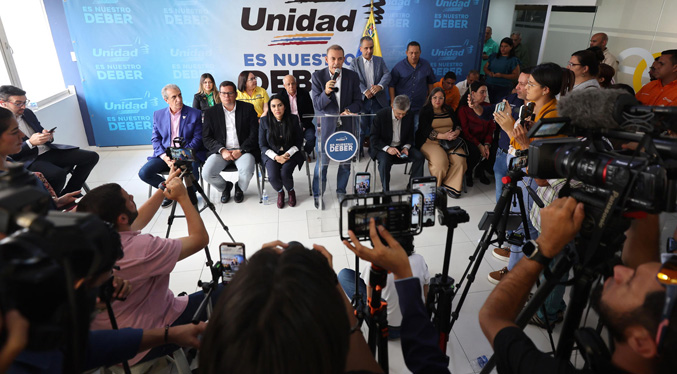 Plataforma Unitaria exige que se respete el derecho de María Corina Machado a regresar a Venezuela