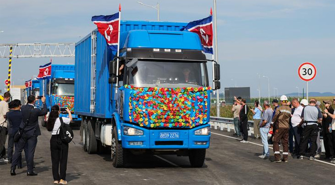 Rusia y Corea del Norte inauguran puente que les une por primera vez por carretera