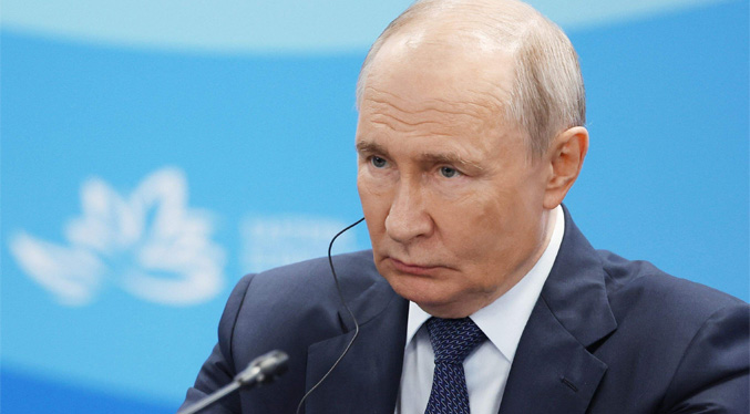 Putin advierte que amenazas ucranianas a aviación civil obstaculizan negociaciones de paz