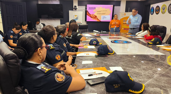 Primeros auxilios psicológicos en Zulia: Capacitan a funcionarios del CPEZ contra la Violencia de Género