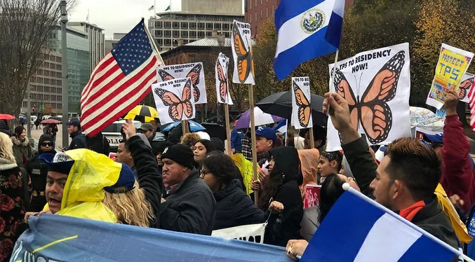 Salvadoreños que “crecieron con el TPS” enfrentan la amenaza de ser expulsados de EEUU