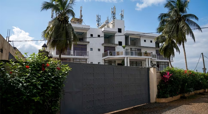 Venezolanos deportados por EEUU a Liberia denuncian que «nos tuvieron encadenados todo el viaje»