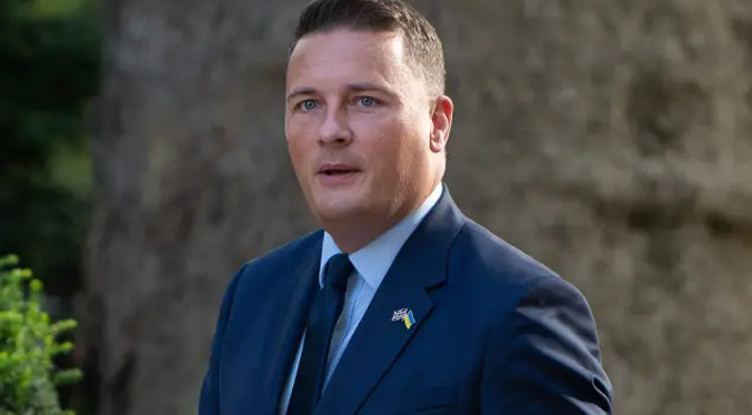 Reino Unido responde a Milei: «Nuestro compromiso con las Malvinas es absoluto e inamovible»
