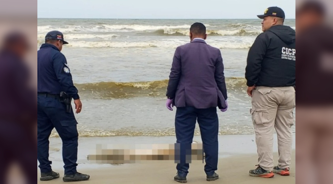 Hallan cuerpo en avanzado estado de descomposición en una playa de Falcón