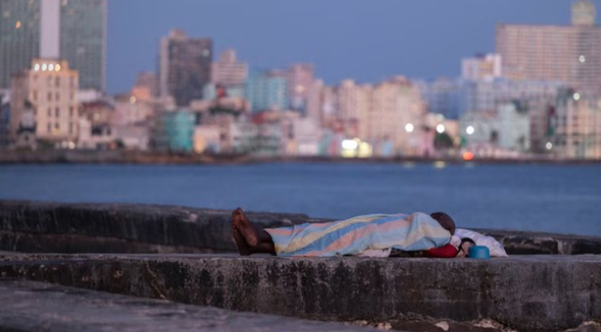 Cuba se queda a oscuras tras el colapso total de su red nacional de electricidad