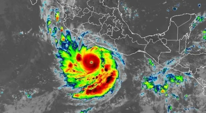 México prevé dos impactos del huracán Polo en Baja California Sur y Sonora
