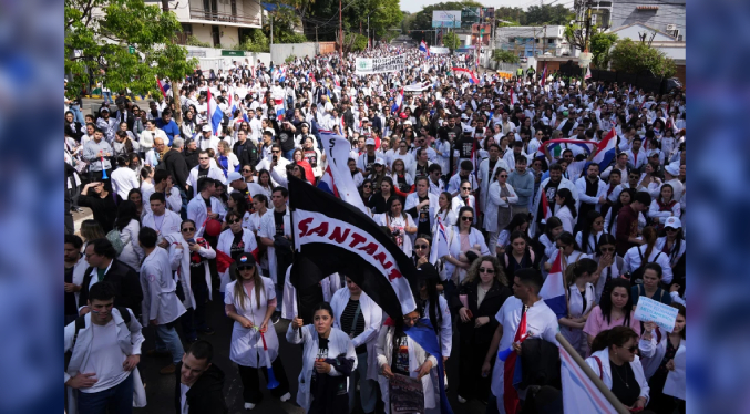 Gobierno de Paraguay anuncia acuerdo con médicos para frenar una huelga que paraliza la salud