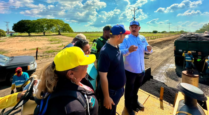 Luis Caldera recupera 7 km de la Troncal 6 para impulsar el desarrollo agrícola y productivo de Perijá