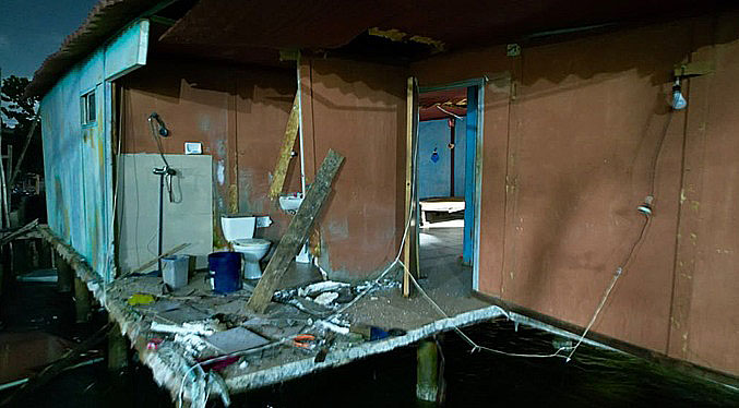 Colapso de vivienda en Santa Rosa de Agua deja tres adultos mayores lesionados