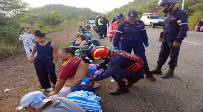 Accidente de tránsito en Falcón deja más de diez heridos