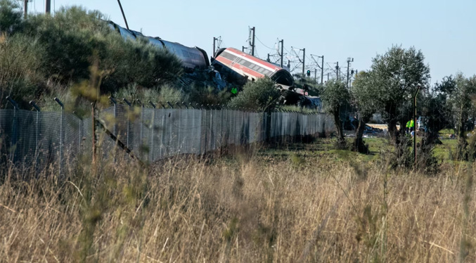 Al menos 30 fallecidos deja accidente de trenes en España