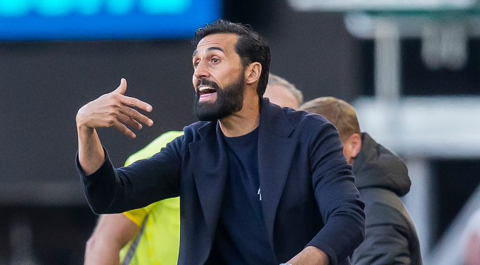 Fulham: Arbeloa recibe multa por comentarios sobre árbitro tras empate con Man United