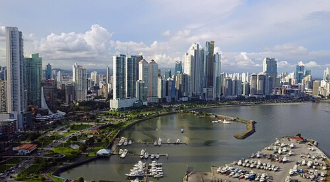 La UE saca a Panamá de su ‘lista negra’ de paraísos fiscales