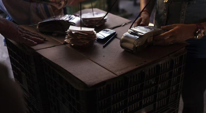 Crédito al consumo crece en Venezuela, pero aún sin un historial común para medir el riesgo