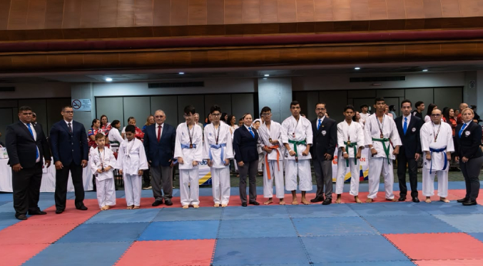 Más de 300 atletas brillaron en la Copa Ciudad de Maracaibo de Karate-Do Kobudo