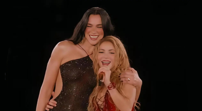 Shakira y Dua Lipa emocionan a Madrid con una histórica interpretación de «Antología»