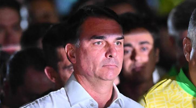 Argentina dice que Flávio Bolsonaro no pidió asilo