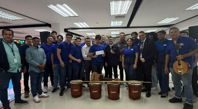 Escuelas y universidades reciben instrumentos profesionales de la Fundación Gaiteros de Corazón