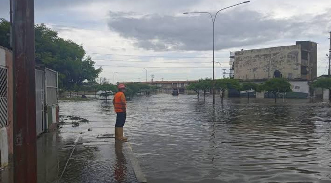 Protección Civil reporta inundaciones en Cabimas y Valmore Rodríguez