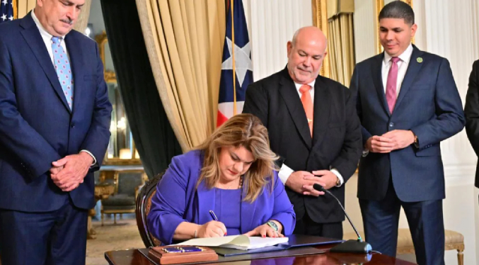 Gobernadora de Puerto Rico firma resolución en la que solicita formalmente la anexión a EEUU