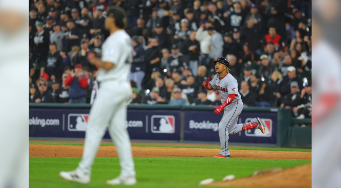 Guardianes vencen a Medias Blancas para forzar el quinto juego de la Serie Divisional