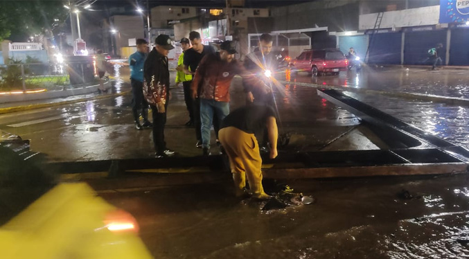 Alcalde Di Martino: Organismos de prevención atienden afectaciones tras fuerte lluvia con vientos huracanados