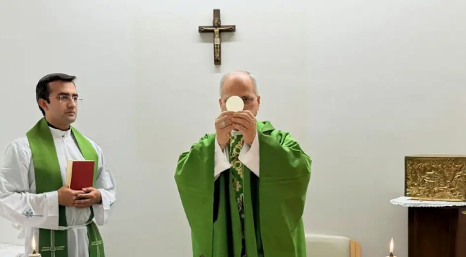 La imagen más esperada: Así reaparece León XIV tras la cirugía