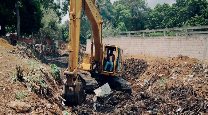 Alcaldía de Maracaibo inicia limpieza de la cañada Morillo tramo Barrio Bolívar