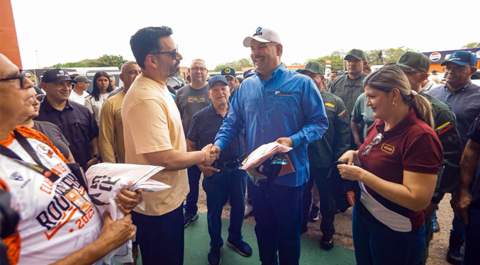 Caldera recorre el estadio Luis Aparicio a un día del inicio de la temporada de béisbol
