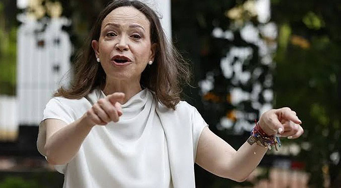 María Corina Machado dice que la paz en Colombia depende de la democracia en Venezuela
