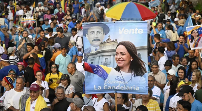 Miles marchan en Venezuela por el retorno de María Corina Machado
