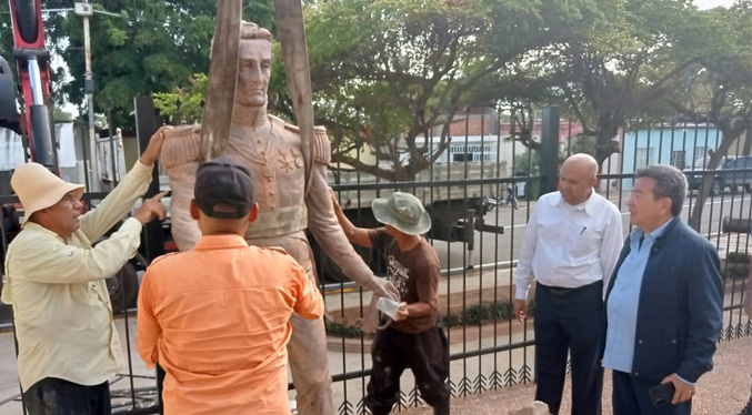 Regresa al Museo Urdaneta la primera estatua en honor a «El Brillante»
