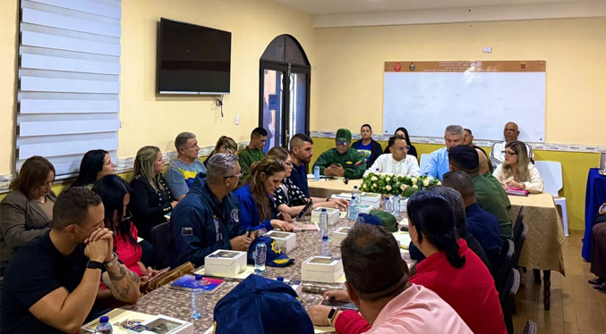 Gobernador Luis Caldera y presbítero Nedward Andrade coordinan despliegue para las fiestas patronales de La Chinita