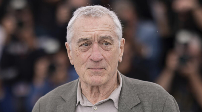 De Niro arremete contra Trump y le insulta en un acto público