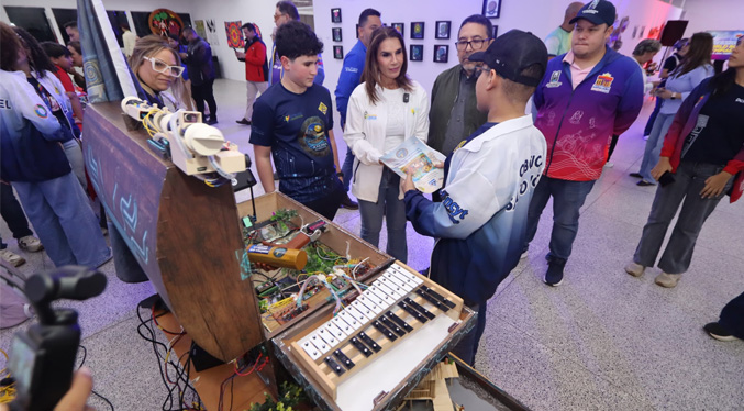Alcaldía de Maracaibo patrocina a cuatro equipos que participarán en la World Robot Olympiad 2026