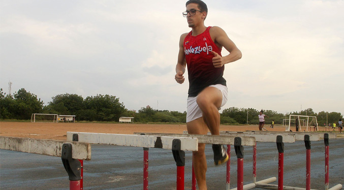 Santiago Quintero, la velocidad que inspira a las nuevas generaciones del atletismo