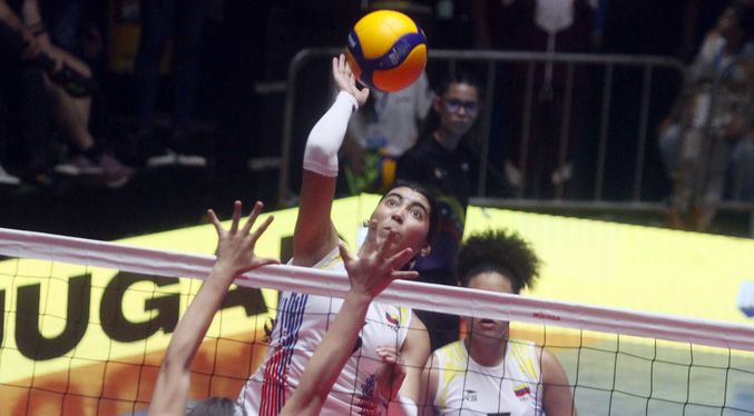 Venezuela clasifica a semifinales del Suramericano de Voleibol U19 tras arrollar a Chile