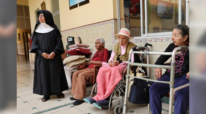 Esperanza renace en ancianos de Perú con visita del papa: «Nos ha devuelto ganas de vivir»